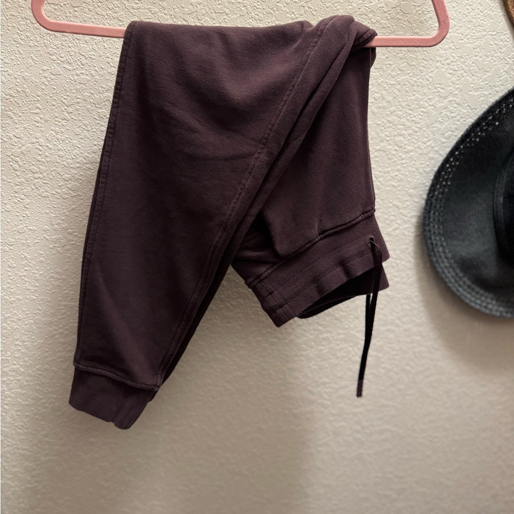 ❌SOLD❌Lululemon Scuba Joggers - Picture 3 of 8